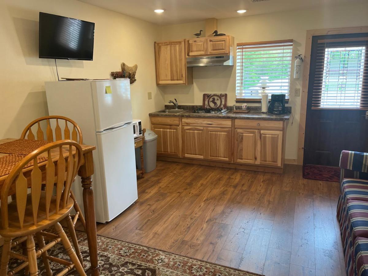 Creekside Downtown Vacation Suites, Only Adults 25 Or Older Buffalo Eksteriør billede