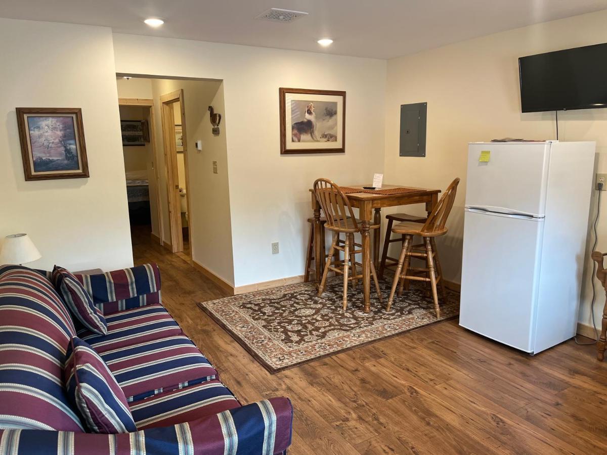 Creekside Downtown Vacation Suites, Only Adults 25 Or Older Buffalo Eksteriør billede